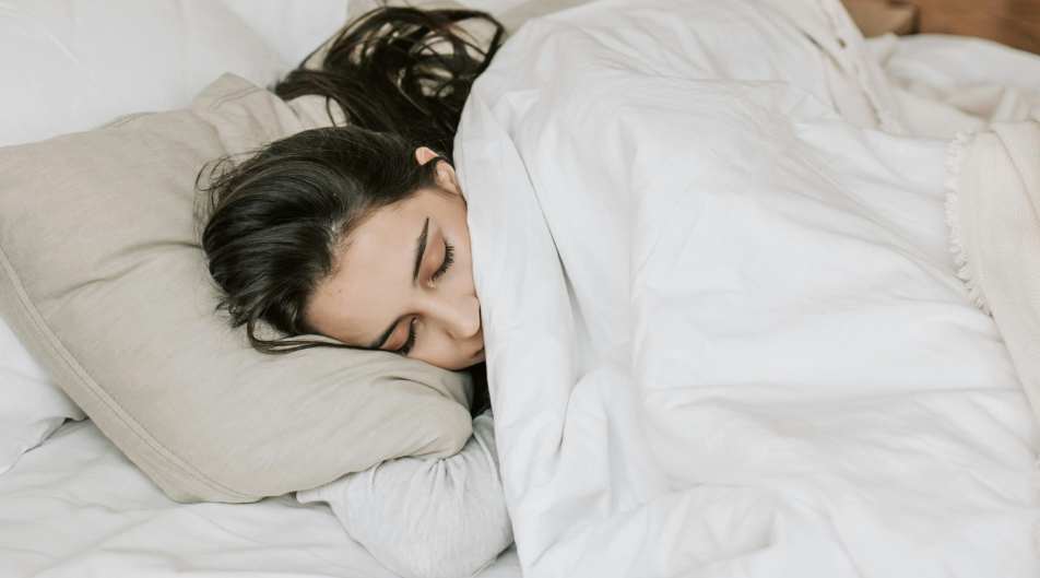 5 segnali che indicano che hai bisogno di dormire di più 5 segnali che indicano che hai bisogno di dormire di più