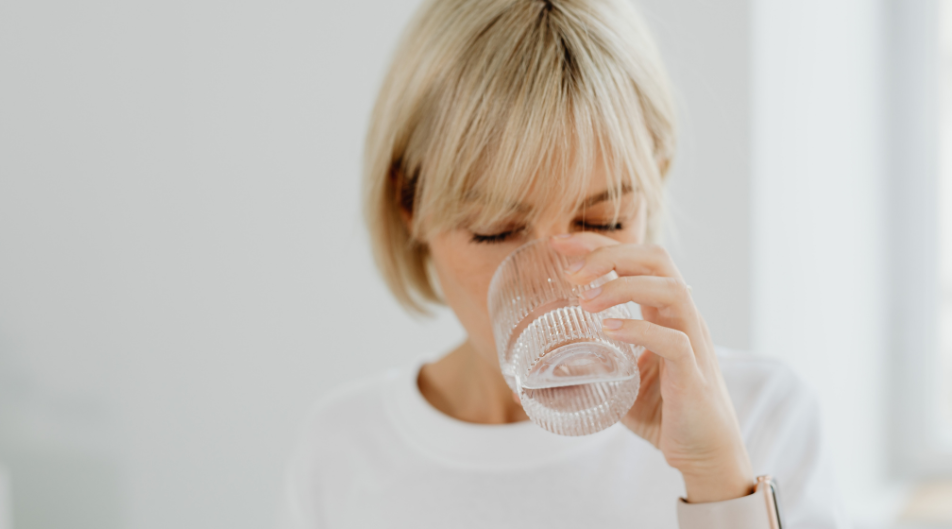 Idratazione: quanto bere davvero durante la giornata?